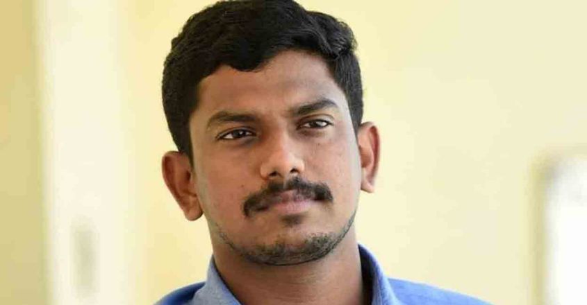 സച്ചിൻദേവ് എംഎൽഎയുടെ കാർ സ്കൂട്ടറിൽ ഇടിച്ചു; അച്ഛനും മകൾക്കും പരുക്ക്
