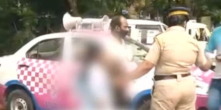 പിങ്ക് പൊലീസ് അപമാനിച്ച സംഭവം: എട്ട് വയസുകാരിക്ക് സര്‍ക്കാര്‍ പണം കൈമാറി