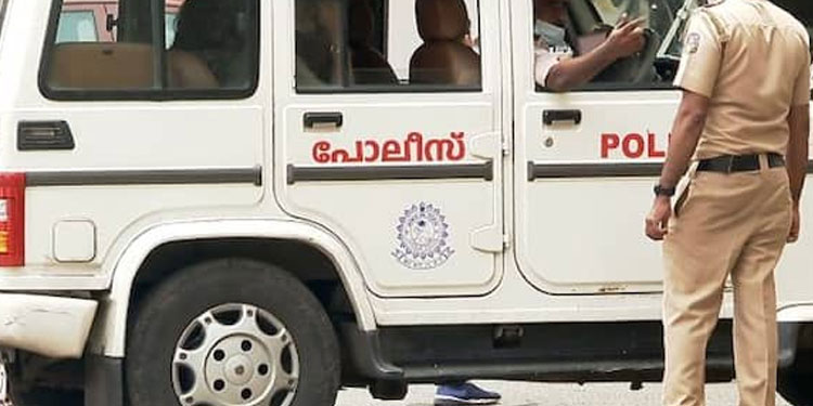 മൂന്ന് പെണ്മക്കളെ ലൈംഗികമായി പീഡിപ്പിച്ച അച്ഛൻ അറസ്റ്റിൽ; സംഭവം പാലക്കാട്‌