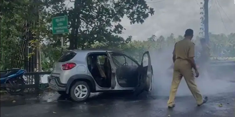തൃപ്രയാറിൽ ഓടിക്കൊണ്ടിരുന്ന കാറിന് തീപിടിച്ചു, കുടുംബം അത്ഭുതകരമായി രക്ഷപ്പെട്ടു