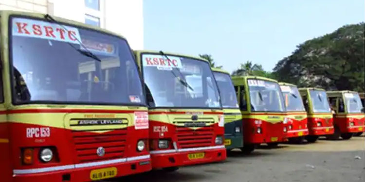 ഓടിക്കൊണ്ടിരുന്ന കെഎസ്ആർടി ബസിൽ നിന്നും വിദ്യാർത്ഥിനി തെറിച്ച് വീണു; ജീവനക്കാർ അറിഞ്ഞില്ല