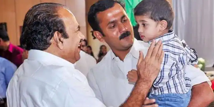 ‘അപ്പന്‍റെ സ്ഥാനം തന്നെയായിരുന്നു’, ആരായിരുന്നു കോടിയേരി; കണ്ണീരില്‍ കുതിര്‍ന്ന കുറിപ്പുമായി ഷോണ്‍ ജോര്‍ജ്