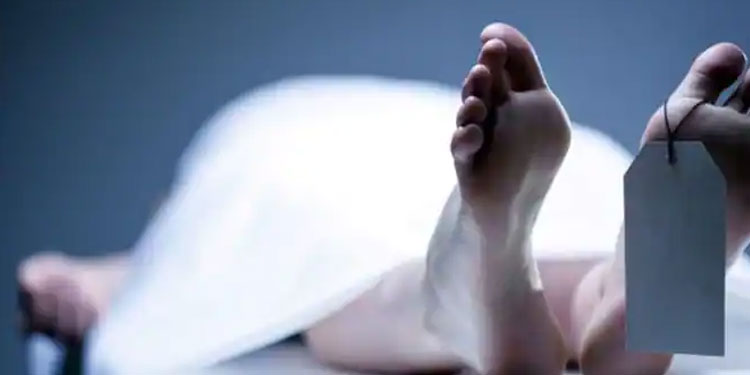 അയല്‍വാസിയുടെ വിവാഹത്തിന് പങ്കെടുക്കാന്‍ അനുവാദം ചോദിച്ച മകളെ പിതാവ് വെടിവെച്ച് കൊലപ്പെടുത്തി