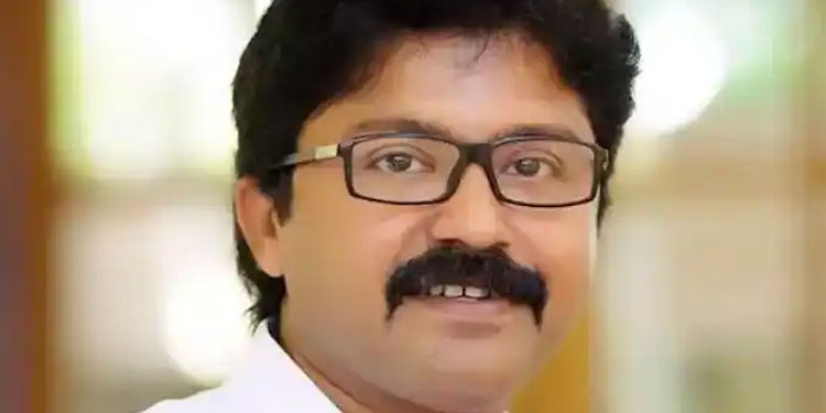 എൽദോസ് കുന്നപ്പിള്ളിയെ സസ്പെൻഡ് ചെയ്ത് കോൺഗ്രസ്, വിശദീകരണം തൃപ്തികരമല്ലെന്ന് കെപിസിസി