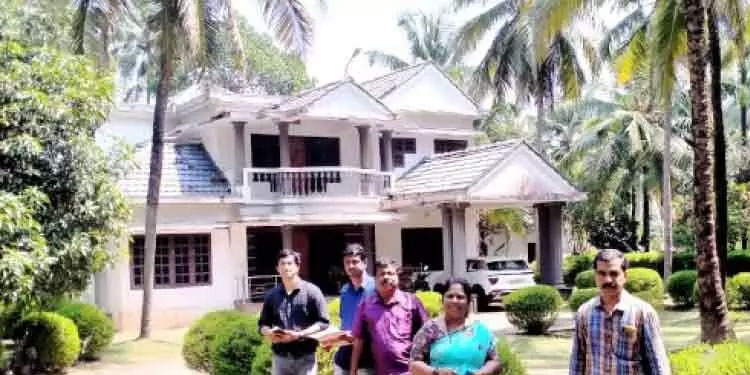 വീട് കയറി പരിശോധന; 159 റേഷൻ കാർഡുകൾ പിടികൂടി