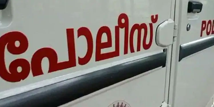 പീഡനക്കേസ് പ്രതിക്കെതിരെ സാക്ഷി പറഞ്ഞതിന് തിരുവോണ ദിനത്തിൽ വെട്ടിപ്പരിക്കേൽപ്പിച്ച സംഭവം;  പ്രതികൾ കീഴടങ്ങി