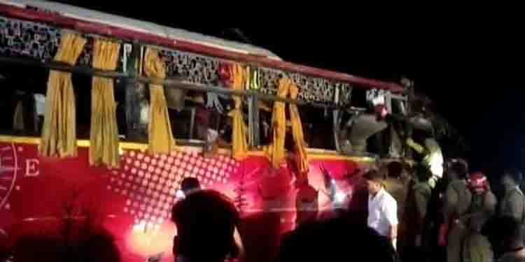 അമിതവേഗത്തിലെത്തിയ ടൂറിസ്റ്റ് ബസ് മറ്റ് വാഹനങ്ങള്‍ക്കും ഭീതിയുണ്ടാക്കിയെന്ന് ദൃക്സാക്ഷി