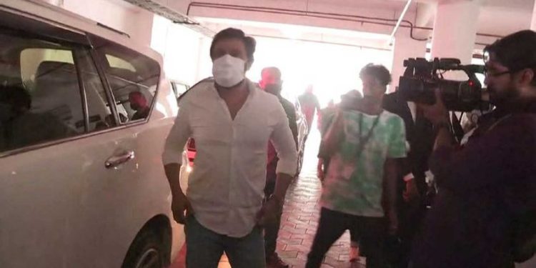 കുറ്റം നിഷേധിച്ച് ദിലീപും ശരത്തും; ആദ്യം വിസ്തരിക്കേണ്ട 39 പേരിൽ മഞ്ജു വാരിയരും