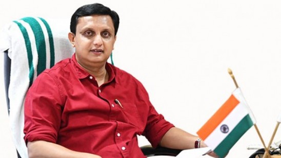 പൊതുമരാമത്ത് മന്ത്രിയെ ടാഗ് ചെയ്ത്‌ ഫേസ്‌ബുക്കില്‍ പരാതി; നിമിഷനേരം കൊണ്ട് റോഡിലെ കുഴിയടപ്പിച്ച് മന്ത്രി
