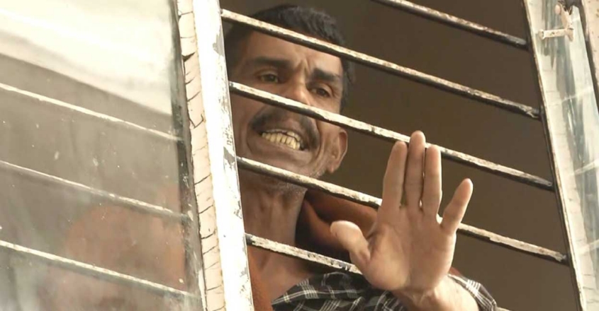 ലോട്ടറിയടിച്ച തുക തട്ടിയെടുത്തെന്ന്; ദേഹത്ത് മണ്ണെണ്ണയൊഴിച്ച് ആത്മഹത്യാഭീഷണി