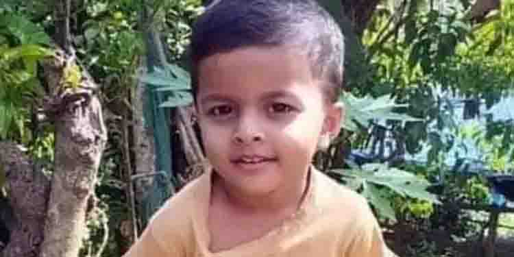 അയൽവാസിയുടെ വെട്ടേറ്റ് ചികിത്സയിലായിരുന്ന നാല് വയസുകാരൻ മരിച്ചു