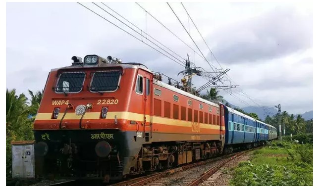 ചെന്നൈ – മംഗലാപുരം ട്രെയിനിൽ കഴുത്തറുത്ത് ആത്മഹത്യയ്ക്ക് ശ്രമിച്ച് യുവാവ്