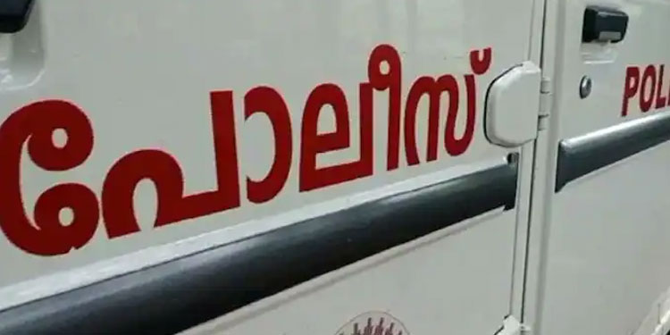 സുഹൃത്തിന്‍റെ അമ്മയുടെ കണ്ണില്‍ പെപ്പര്‍ സ്‍പ്രേ തളിച്ചു, ഹെല്‍മറ്റുകൊണ്ട് തലയ്ക്കടിച്ചു, യുവാവ് പിടിയില്‍