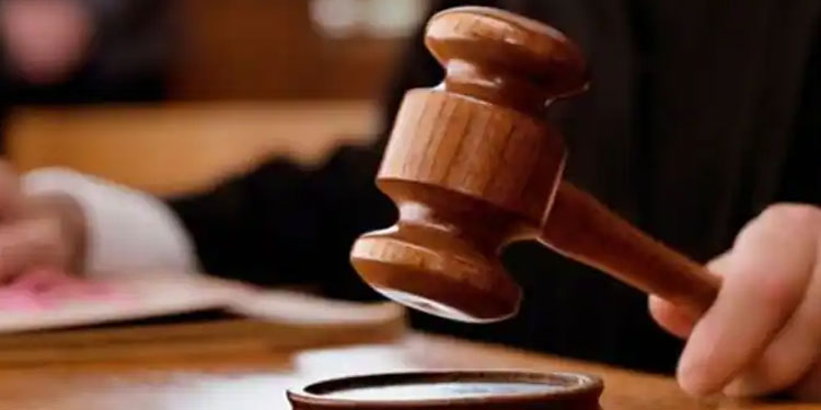 മക്കളെ പഠിപ്പിക്കാന്‍ ഫോണിന്‍റെ ചാര്‍ജര്‍ കേബിള്‍ കൊണ്ട് തല്ലി; യുഎഇയില്‍ മാതാവിന് ശിക്ഷ