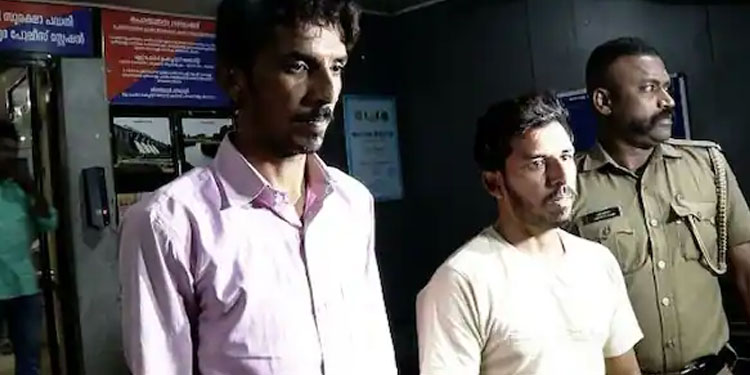 വ്യാജ ഇ മെയിൽ ഉപയോഗിച്ച് എസ്.ബി.ഐയിൽ നിന്നും 25 ലക്ഷം തട്ടിയവരെ കേരള പൊലീസ് യുപിയിൽ നിന്നും പൊക്കി