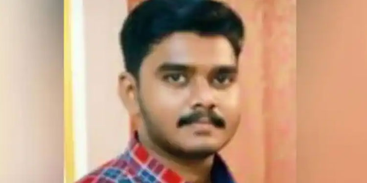 ജോലി ചെയ്തിരുന്ന സ്കൂളിനുള്ളിൽ പ്യൂണ്‍ തൂങ്ങി മരിച്ച നിലയിൽ