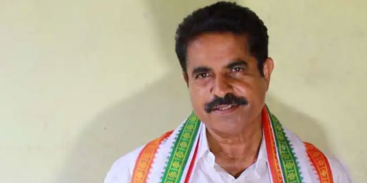 സോളാർ പീഡന കേസ്; അടൂർ പ്രകാശിനെ കുറ്റവിമുക്തമാക്കി സിബിഐ, കോടതിയിൽ റിപ്പോർട്ട് നൽകി