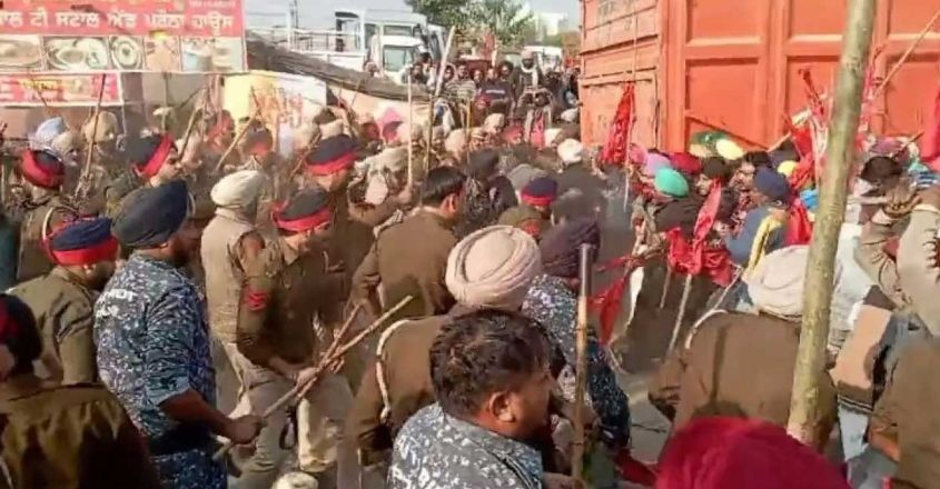 ഭഗ്‌വന്ത് മാനിന്റെ വീടിനു പുറത്ത് വൻ പ്രതിഷേധം; ലാത്തിവീശി പൊലീസ്