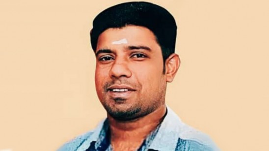 ശബരിമല കയറുന്നതിനിടെ ഹൃദയാഘാതത്തെതുടർന്ന്‌ മരിച്ചു