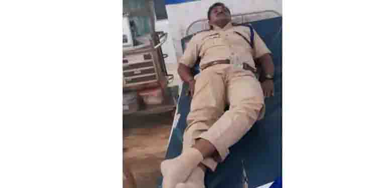 ഫുട്ബോൾ പ്രദർശനത്തിനിടെ മദ്യപസംഘത്തിന്റെ ആക്രമണം; എസ്ഐയുടെ കൈക്കും തലക്കും പരിക്കേറ്റു