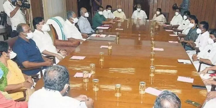 വിഴിഞ്ഞം: മന്ത്രിമാരുടെ പ്രത്യേക യോഗം വിളിച്ച് മുഖ്യമന്ത്രി
