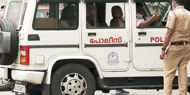 ആലപ്പുഴ ബിച്ചിൽ ഐഎൻടിയുസി പ്രവർത്തകർ തമ്മിൽ സംഘർഷം, ഒരാൾക്ക് കുത്തേറ്റു; പ്രതിയെ സാഹസികമായി പിടികൂടി