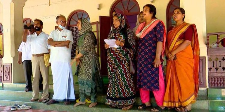 കോഴിക്കോട് മേയറുടെ വസതിയില്‍ പ്രതിഷേധം: 10 കൗണ്‍സിലര്‍മാര്‍ക്കെതിരെ കേസ്
