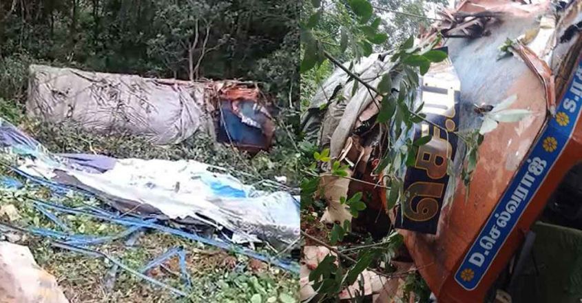 വിദേശമദ്യവുമായി വന്ന ലോറി താമരശ്ശേരി ചുരത്തിൽ കൊക്കയിലേക്ക് മറിഞ്ഞു