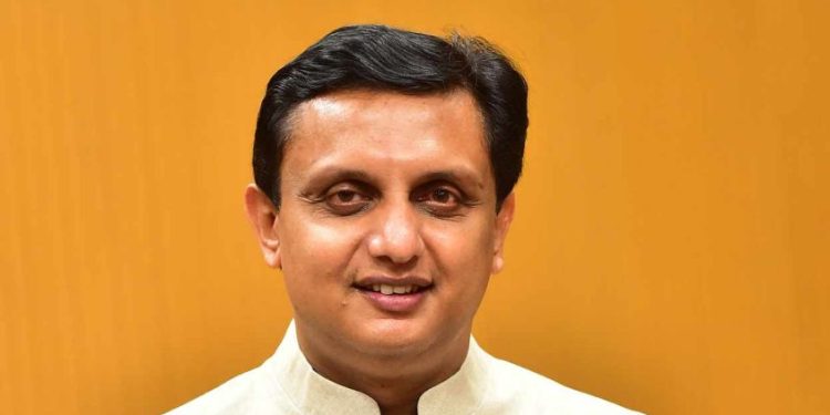 പോരാട്ടമാണ് യുവത്വത്തിനു മുന്നിലുള്ള മാർഗം: മുഹമ്മദ് റ‌ിയാസ്