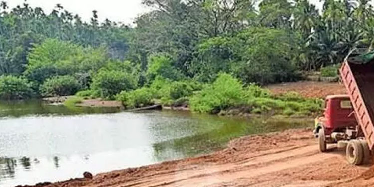 മണലൂരിൽ അനധികൃതമായി പുഴ നികത്തിയവർക്ക് സ്റ്റോപ്പ് മെമ്മോ നൽകിയെന്ന് കെ.രാജൻ