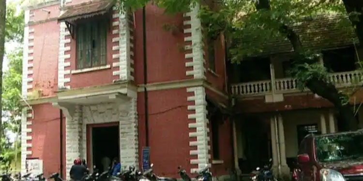 വഞ്ചിയൂര്‍ കോടതിയിൽ വനിതാ എസ്.ഐയെ കൈയ്യേറ്റം ചെയ്യാൻ ശ്രമിച്ച അഭിഭാഷകര്‍ക്കെതിരെ കേസെടുത്തു