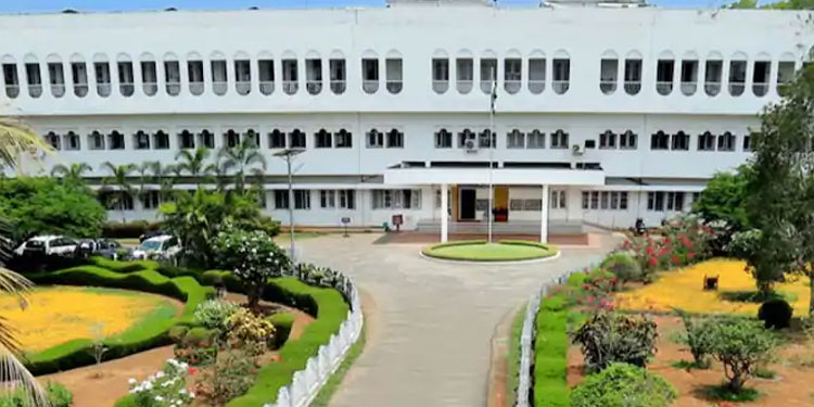 കാലിക്കറ്റ് യൂണിവേഴ്സിറ്റി ഗസ്റ്റ് അധ്യാപക നിയമനം, ഗ്രേഡ് കാര്‍ഡ് വിതരണം, പരീക്ഷ അപേക്ഷ, പരീക്ഷ ഫലം
