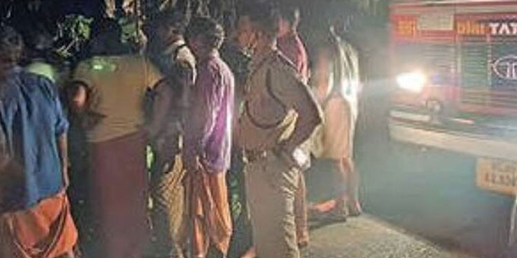 പാചകവാതക സിലിണ്ടറിൽ നിന്ന് തീപടർന്നു, ചേർത്തലയിൽ വീടും വീട്ടുപകരണങ്ങളും പൂർണ്ണമായി കത്തി നശിച്ചു