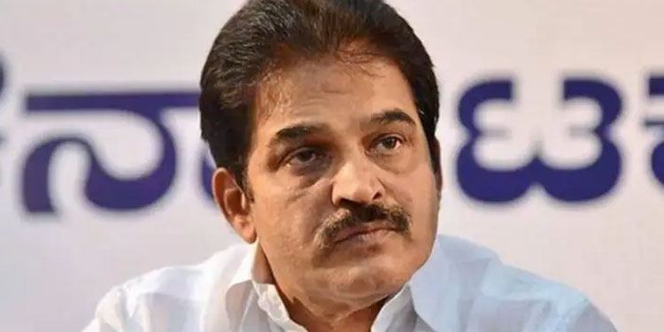 സോളാർ പീഡന കേസ്; കെ സി വേണുഗോപാലിനും സിബിഐയുടെ ക്ലീൻ ചിറ്റ്, കോടതിയിൽ റിപ്പോർട്ട് നൽകി