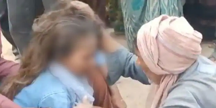 വയറു വേദനയനുഭവപ്പെട്ട വിദ്യാർത്ഥിനികളെ മന്ത്രവാദത്തിനിരയാക്കി, കേസെടുത്ത് മനുഷ്യാവകാശ കമ്മീഷൻ