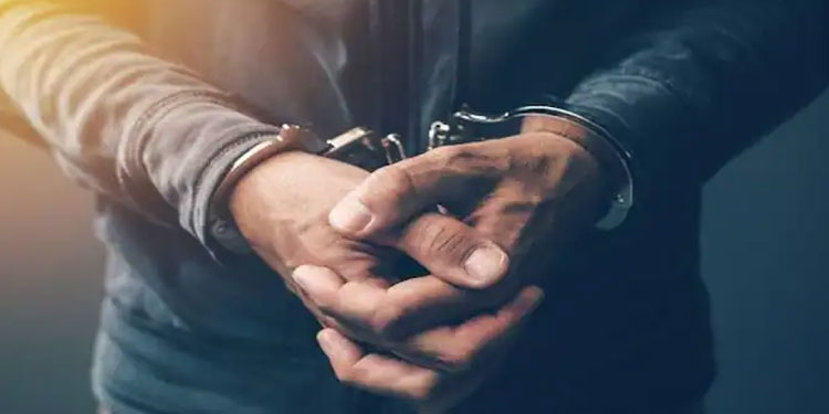 ജോലി ചെയ്തിരുന്ന ഹോട്ടലില്‍ നിന്ന് അതിഥിയുടെ വാച്ച് മോഷ്ടിച്ചു; പ്രവാസിക്ക് ജയിലും നാടുകടത്തലും ശിക്ഷ