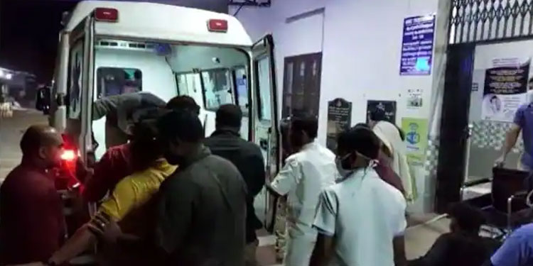 അടിമാലിയില്‍ ടൂറിസ്റ്റ് ബസ് മറിഞ്ഞു, നാല്‍പ്പതോളം വിദ്യാര്‍ത്ഥികള്‍ക്ക് പരിക്ക്