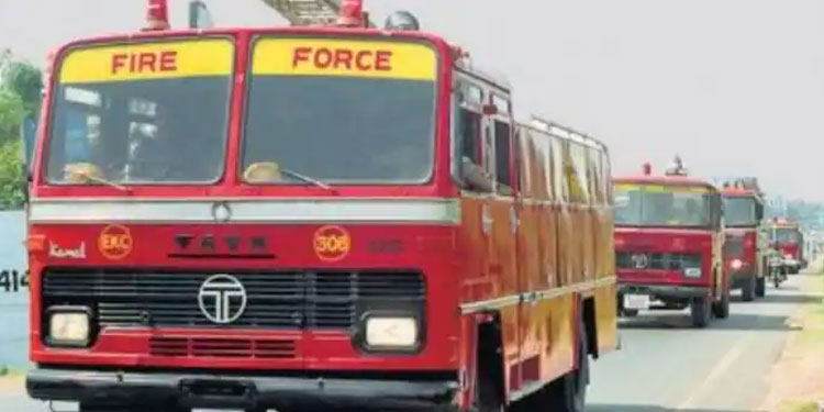 കയ്പമംഗലത്ത് മത്സ്യ തൊഴിലാളിയുടെ വീട് കത്തി നശിച്ചു, ഷോർട്ട് സർക്യൂട്ടെന്ന് സംശയം