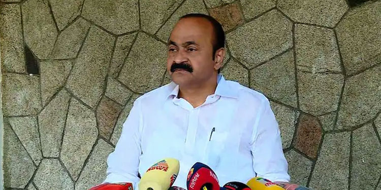 ‘പെൻഷൻ നൽകാൻ പോലും കഴിയാത്ത ധനപ്രതിസന്ധി, ചിന്തയുടെ ശമ്പള വര്‍ധനവ് അധാര്‍മ്മികം’: സതീശന്‍