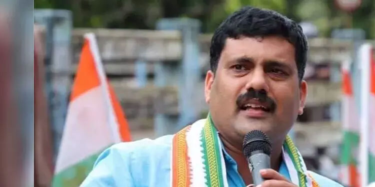 ‘ഗാന്ധിജിയെ വധിച്ചത് ആർ.എസ്.എസ് തന്നെ, പിണറായിയുടെ സംഘി പൊലീസ് കേസ് എടുക്കുന്നെങ്കിൽ എടുത്തോ’; വെല്ലുവിളിച്ച് റിജിൽ മാക്കുറ്റി