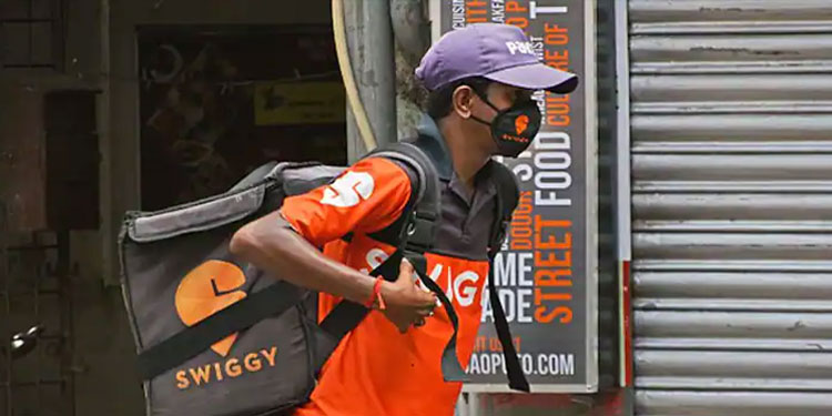 ജോലിക്കിടെ നായയോടിച്ചു; സ്വി​ഗി ഏജന്റ് കെട്ടിടത്തിന്റെ മൂന്നാം നിലയിൽ നിന്ന് താഴെവീണു മരിച്ചു