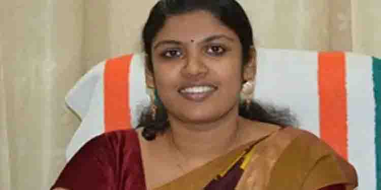 വെള്ളാനയായി യുവജന കമ്മീഷൻ; ശമ്പളത്തിനും ആനുകൂല്യങ്ങൾക്കും പണമില്ലെന്ന് ചിന്ത ജെറോം