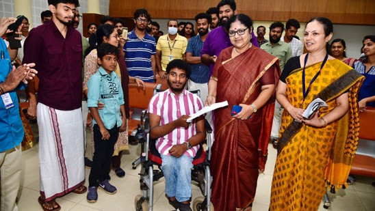 ഫിറോ ജെയിന്റെ കോളേജ്‌ യാത്ര ഇനി സുഗമം; താമസിക്കാൻ സ്റ്റാഫ് ക്വാര്‍ട്ടേഴ്‌സ് അനുവദിച്ച്‌ മന്ത്രി