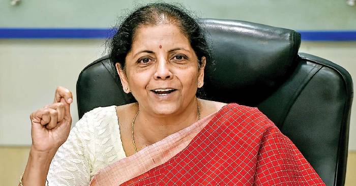 ‘പൊളിറ്റിക്കല്‍’ സോറി ‘പൊല്യുട്ടട്ട്’ ബജറ്റ് പ്രസംഗത്തിനിടെ നാവ് പിഴ; ഉടന്‍ തിരുത്തി ധനമന്ത്രി