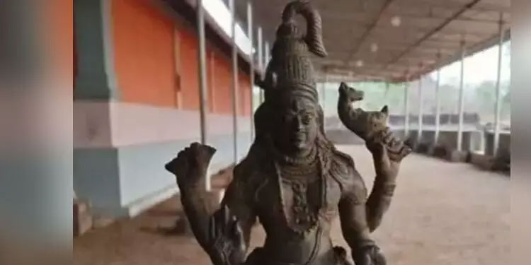 രണ്ടു വർഷം അന്വേഷിച്ച് കണ്ടെത്താൻ കഴിയാത്ത വിഗ്രഹം പന്തിന് പിറകെ പാഞ്ഞ കുട്ടികൾക്ക് ലഭിച്ചു