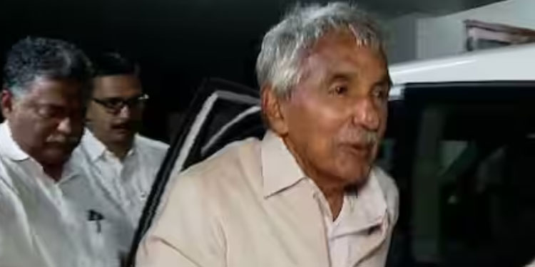 ഉമ്മൻ‌ചാണ്ടിയെ ഇമ്മ്യൂണോതെറാപ്പിക്ക്‌ വിധേയനാക്കും: ഡോക്ട‍ര്‍മാരുടെ തീരുമാനം പ്രാഥമിക പരിശോധനയ്ക്ക് ശേഷം