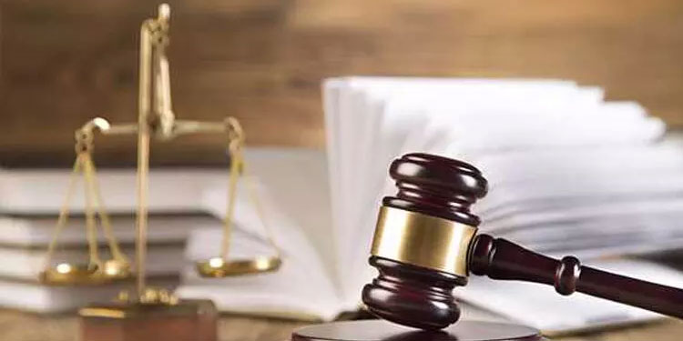 മുൻ ജഡ്​​ജിക്കെതിരായ ബലാത്സംഗ ആരോപണം: അന്വേഷണത്തിൽ അപാകതയെന്ന്​ വീട്ടമ്മ