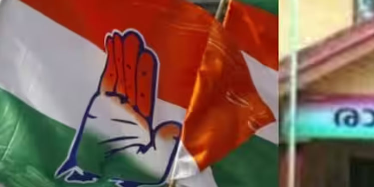 പുന:സംഘടനയെ ചൊല്ലി പത്തനംതിട്ട കോൺഗ്രസിൽ ഭിന്നത രൂക്ഷം, കമ്മറ്റിയില്‍ വാക്പോര്, ഇറങ്ങിപ്പോക്ക്