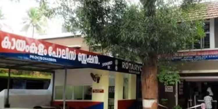 സ്ത്രീധന പീഡനം; ബെല്‍റ്റുകൊണ്ട് പുറത്തടിച്ചു, ക്രൂര മര്‍ദ്ദനം, സിപിഐ നേതാവിനെതിരെ ഭാര്യയുടെ പരാതി