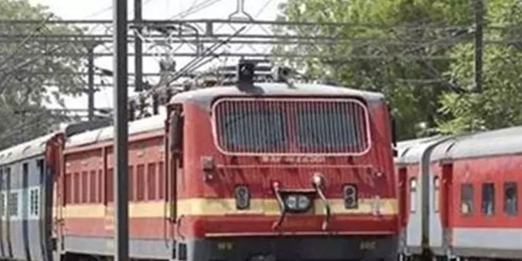 ആ​ലു​വ ശി​വ​രാ​ത്രി; ട്രെയിനുകൾക്ക്​ കൂടുതൽ സ്​റ്റോപ്